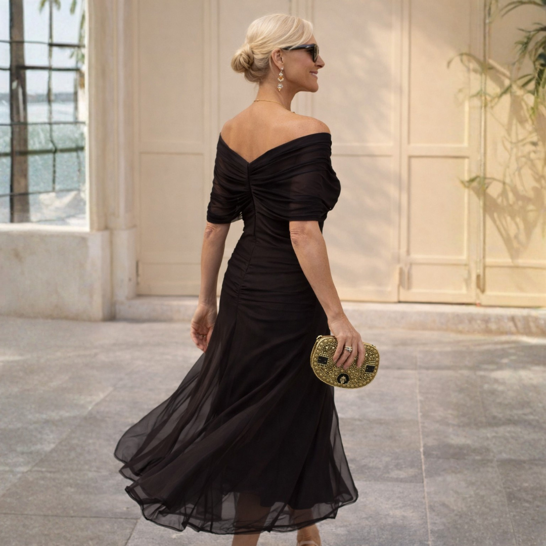 Vestido Micaela negro en movimiento