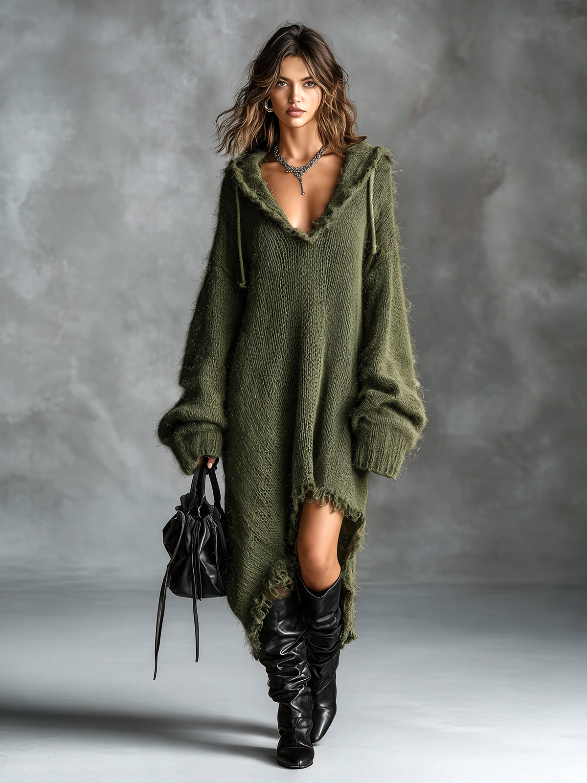 Olga vestido midi de punto con capucha color verde militar