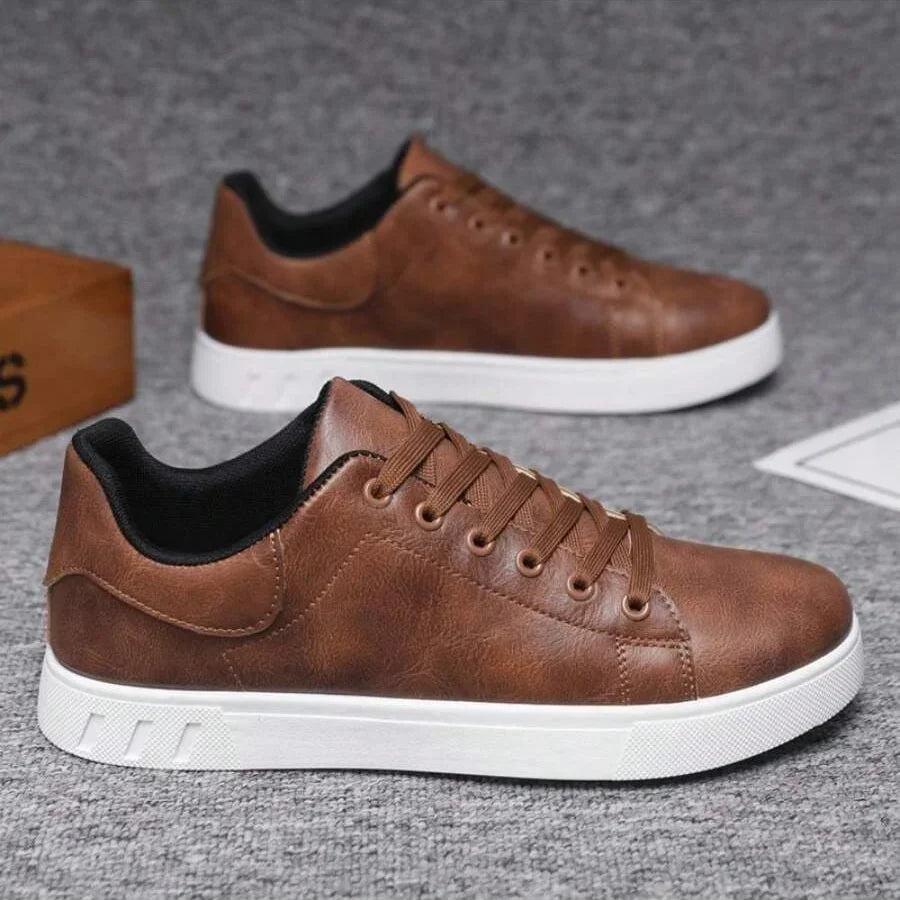Zapatillas con suela gruesa en contraste, detalle
