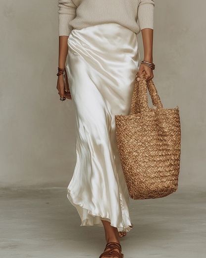 Conjunto Ariadna blanco, detalle de la caída de la falda