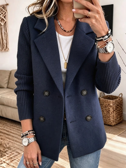 Carla blazer cruzado con mangas de punto en azul marino