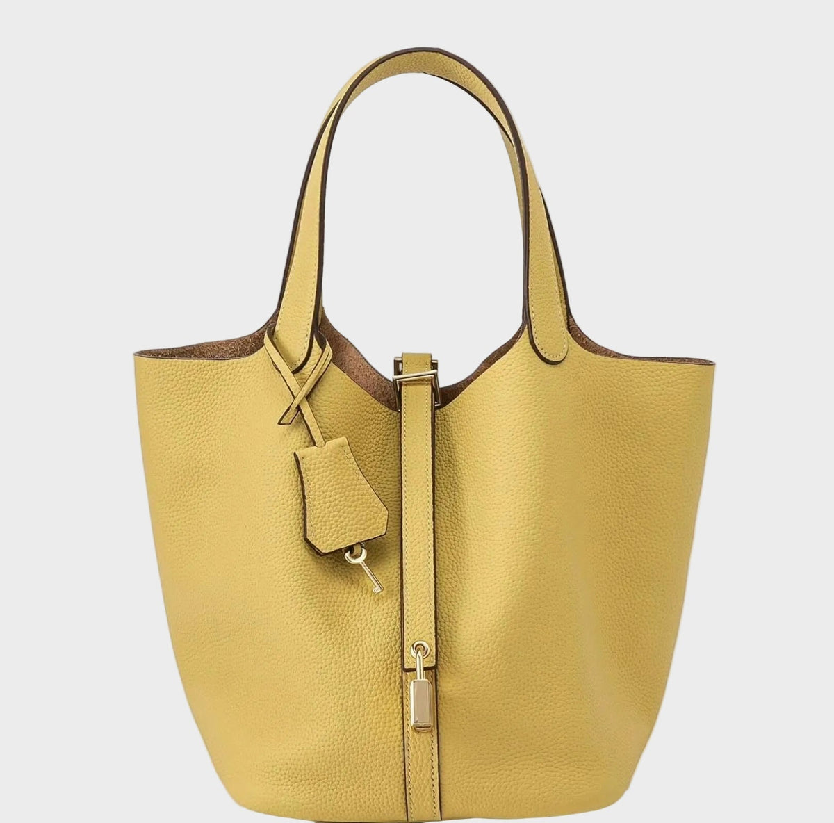 Catalina bolso con candado amarillo