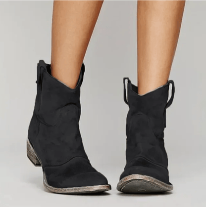 Clara botines camperos negros