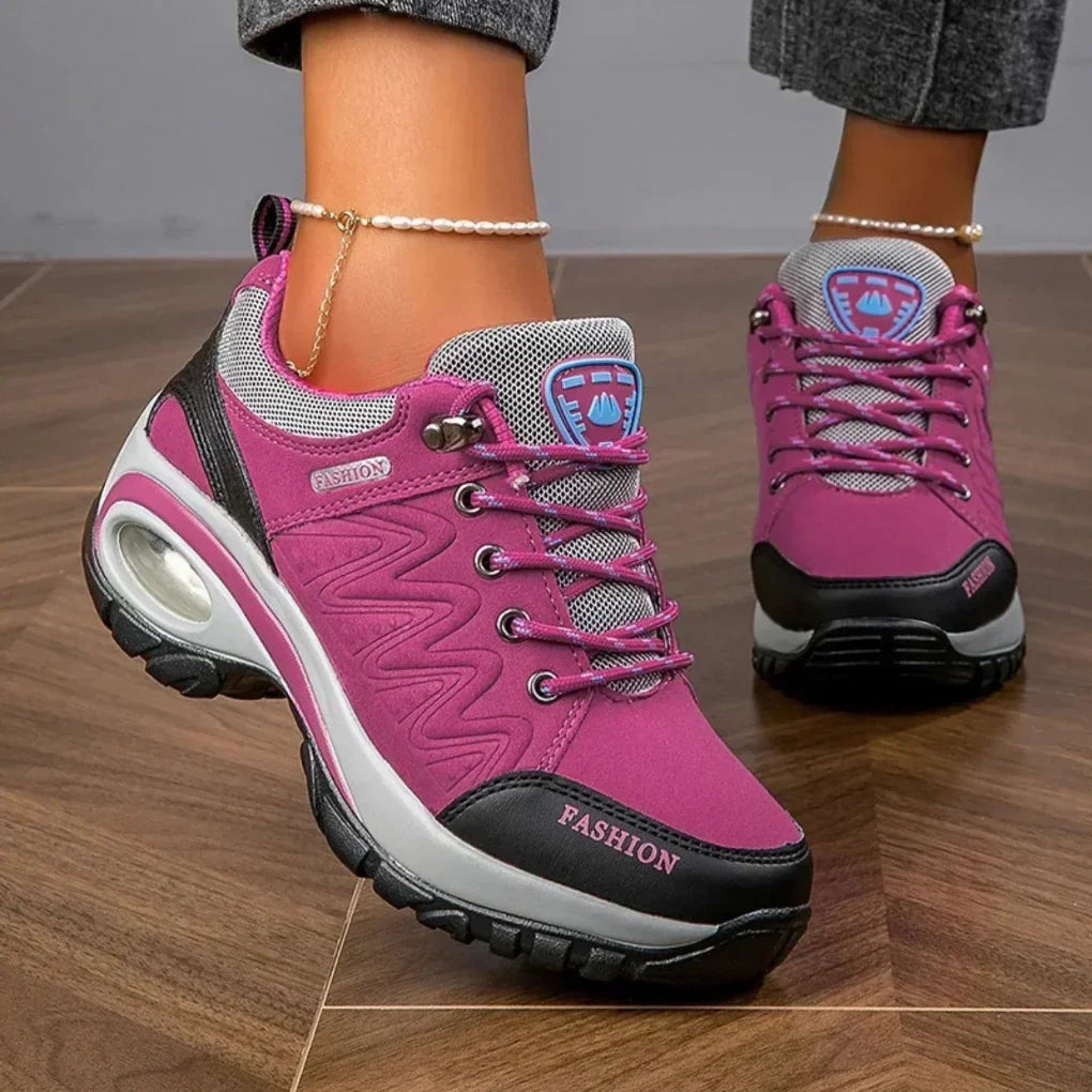Evelina zapatillas de senderismo rosas, puestas