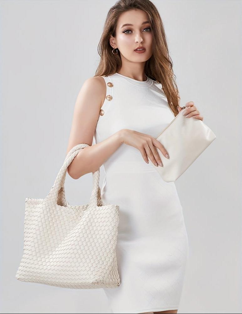 Mujer con el bolso shopper trenzado Marcelina