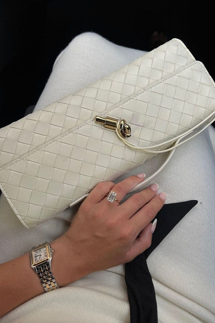 Melania - Bolso Clutch con Nudo Dorado