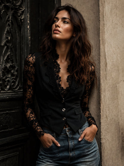Blazer Noelia negro, detalle de la manga de encaje