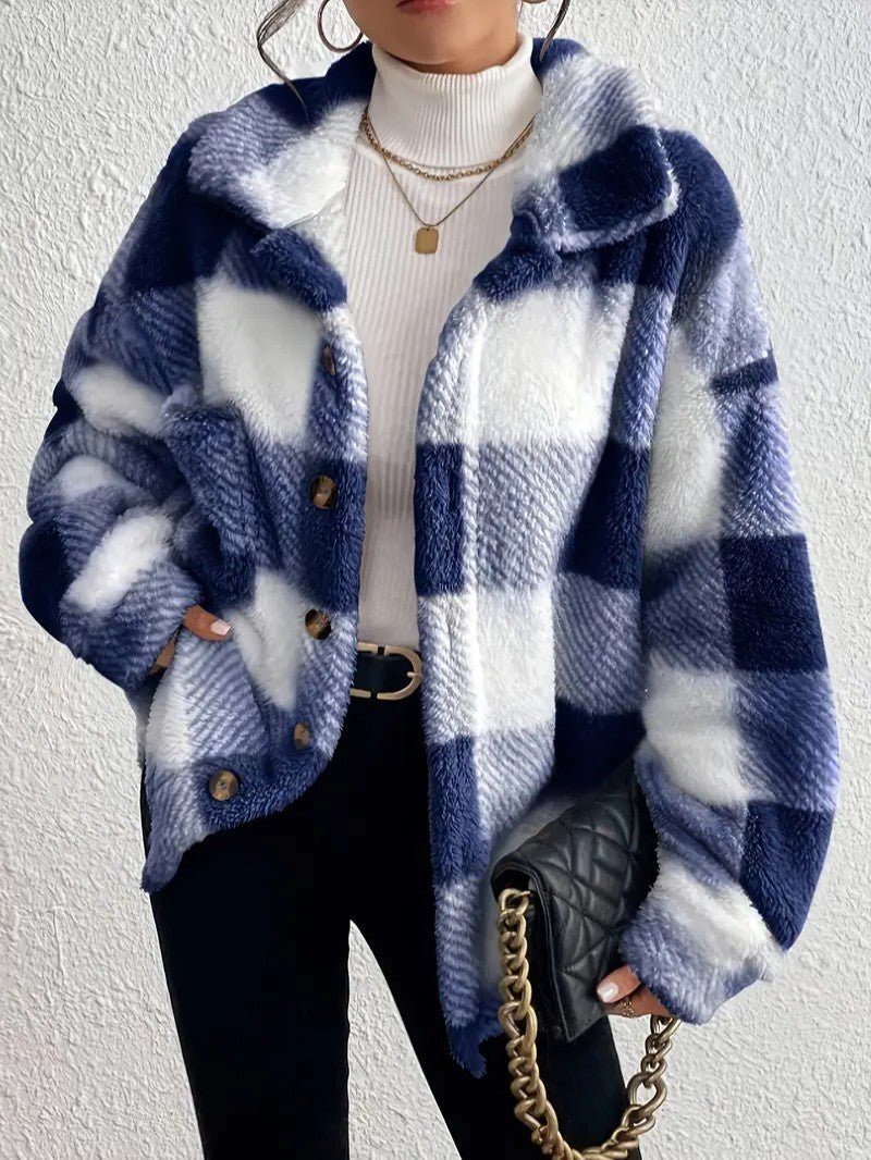Olivia chaqueta teddy de cuadros azul y blanco, vista frontal